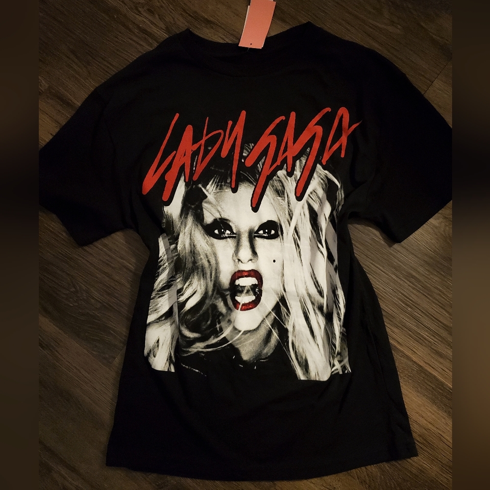 Lady Gaga 2025 Ate My Heart Graphic Tee Medium